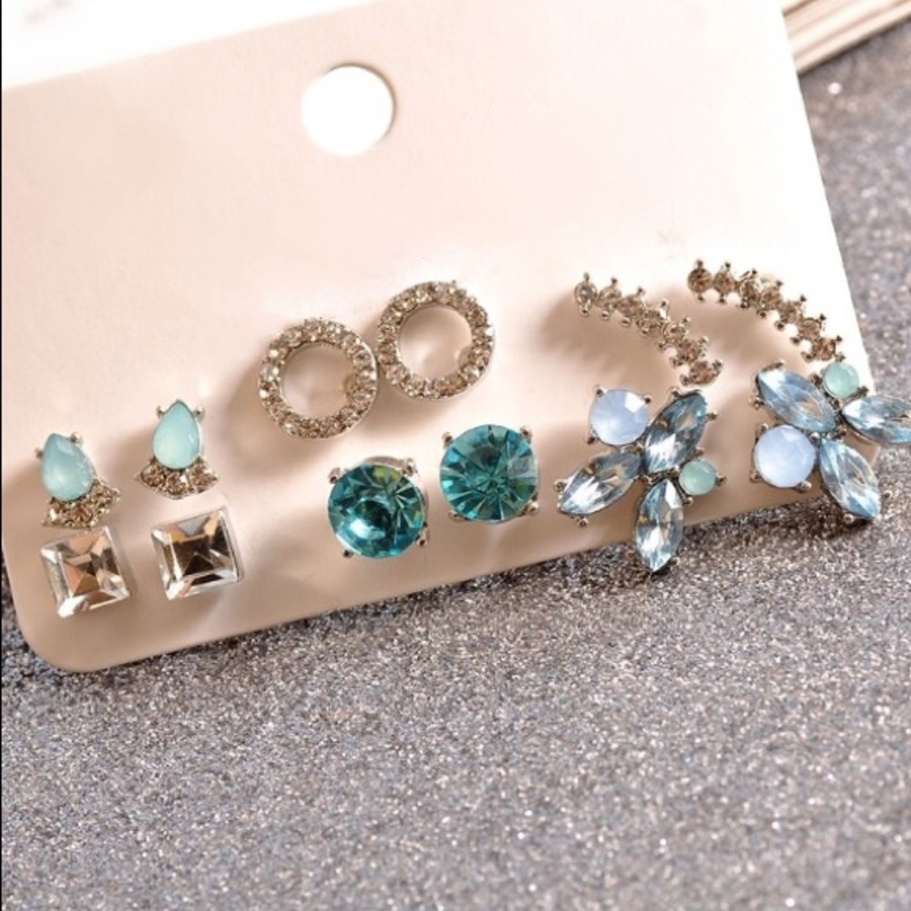 NEW💙💎BEAUTIFUL BLUES! SPARKLING STUDS BUNDLE💎💙 - Picture 4 of 8